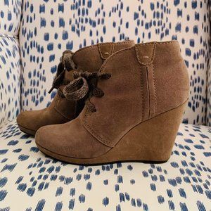 Dolce Vita brown lace-up wedge booties, like new, size 6.5